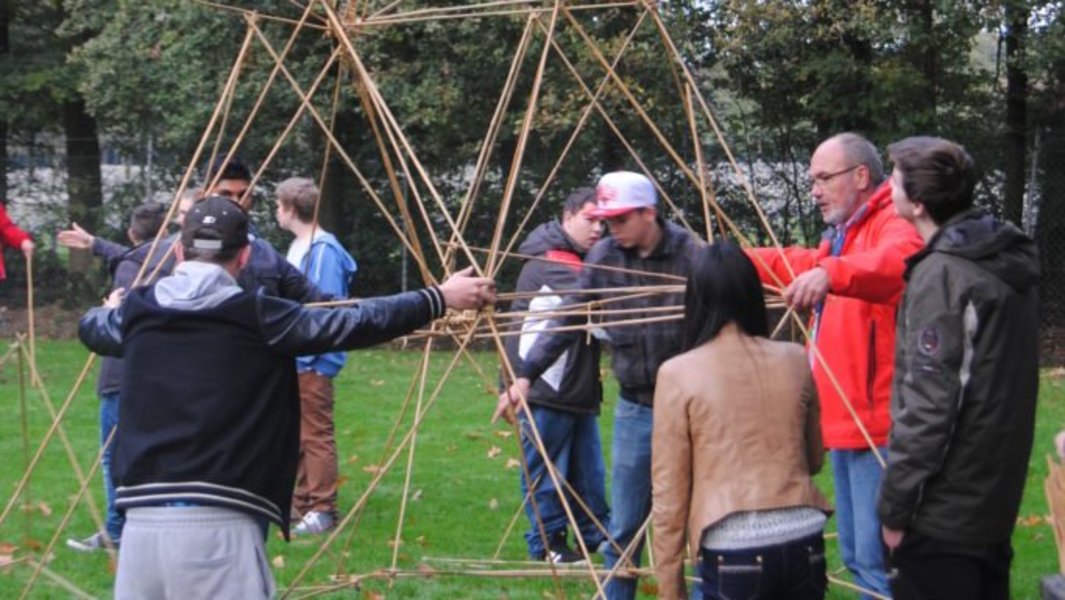 Mit Bambus bauen – Teambuilding